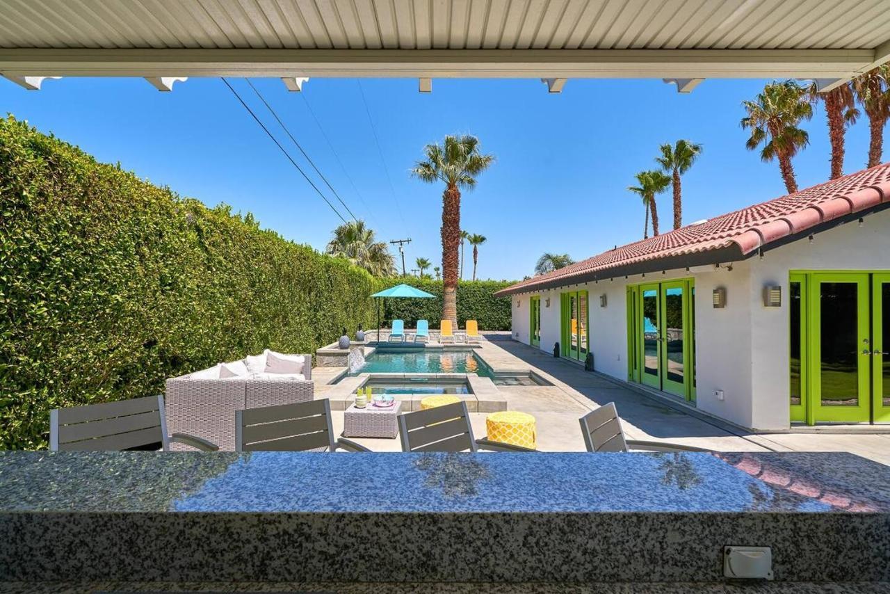 Pineapple Splash! Complete Privacy! Salt Pool! Palm Springs Exterior photo