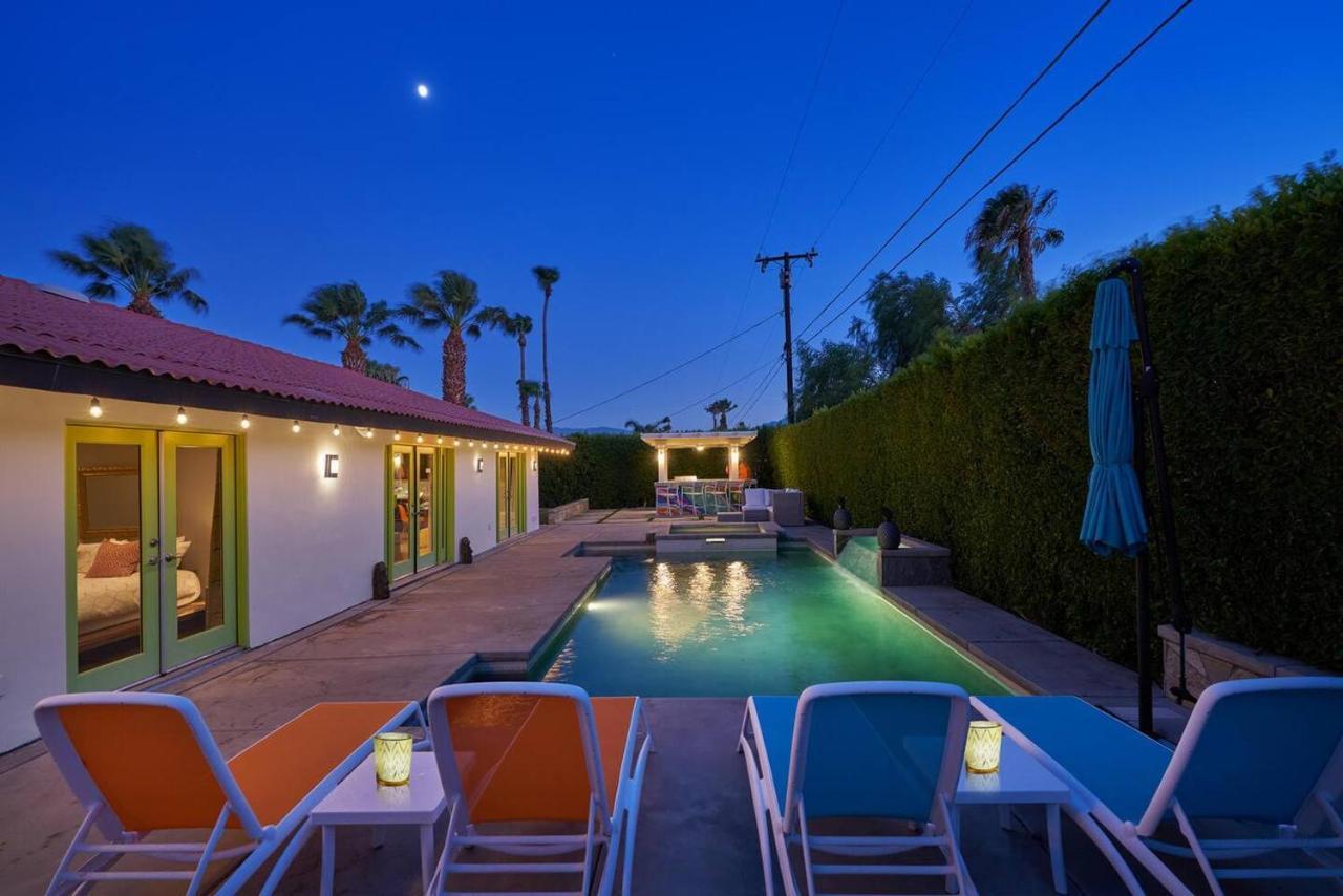 Pineapple Splash! Complete Privacy! Salt Pool! Palm Springs Exterior photo