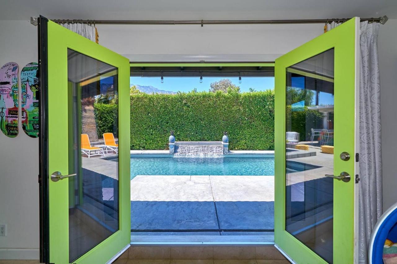 Pineapple Splash! Complete Privacy! Salt Pool! Palm Springs Exterior photo