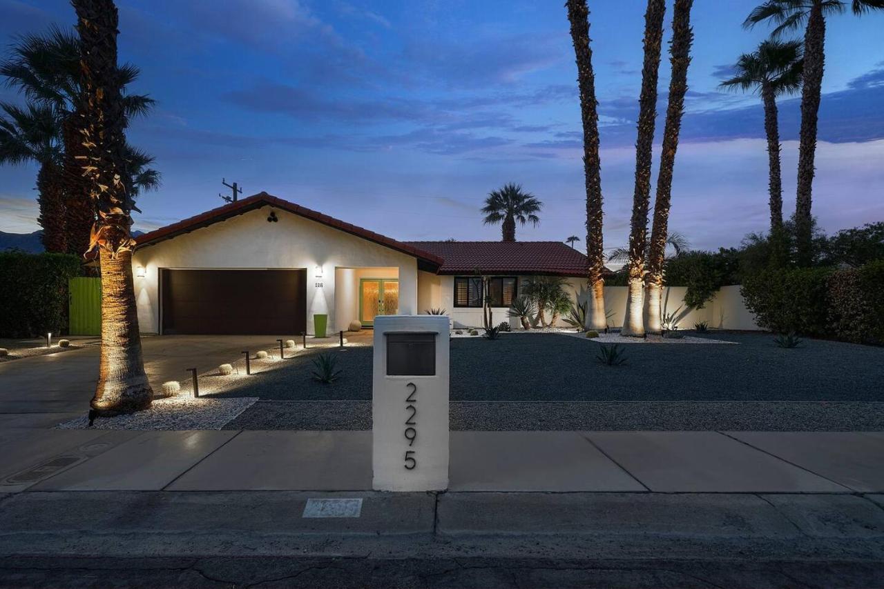 Pineapple Splash! Complete Privacy! Salt Pool! Palm Springs Exterior photo
