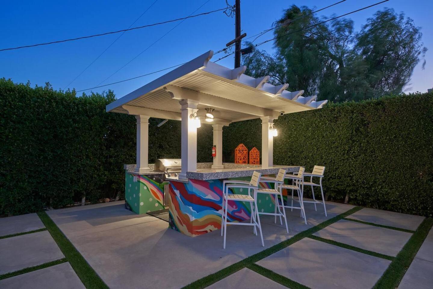 Pineapple Splash! Complete Privacy! Salt Pool! Palm Springs Exterior photo